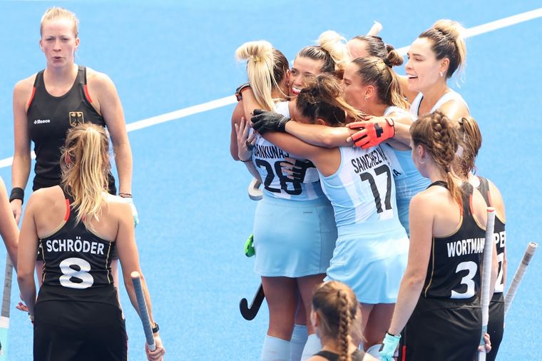 Las Leonas vencen a Alemania y pasan a semifinales